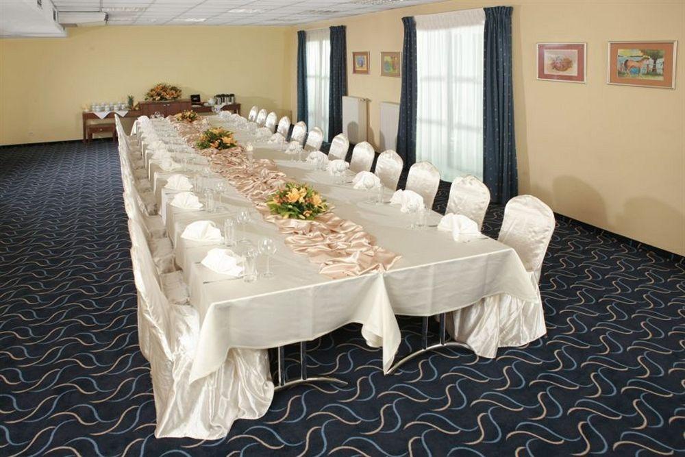 Comfortbiznes Pruszków Kültér fotó