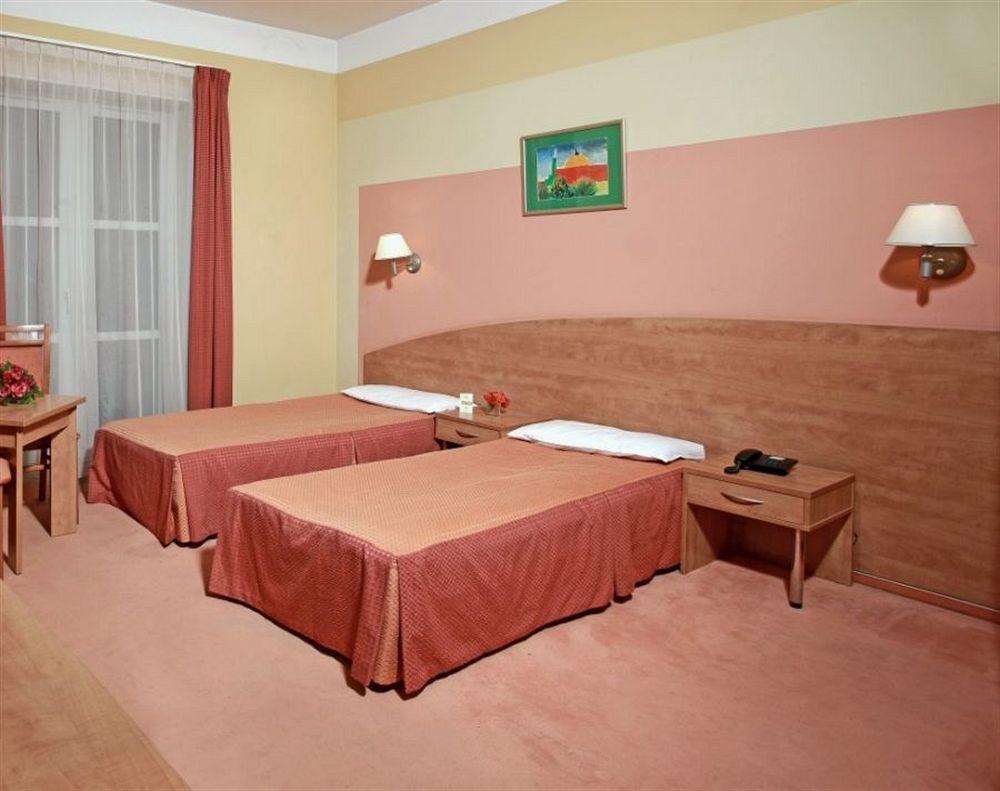 Comfortbiznes Pruszków Kültér fotó