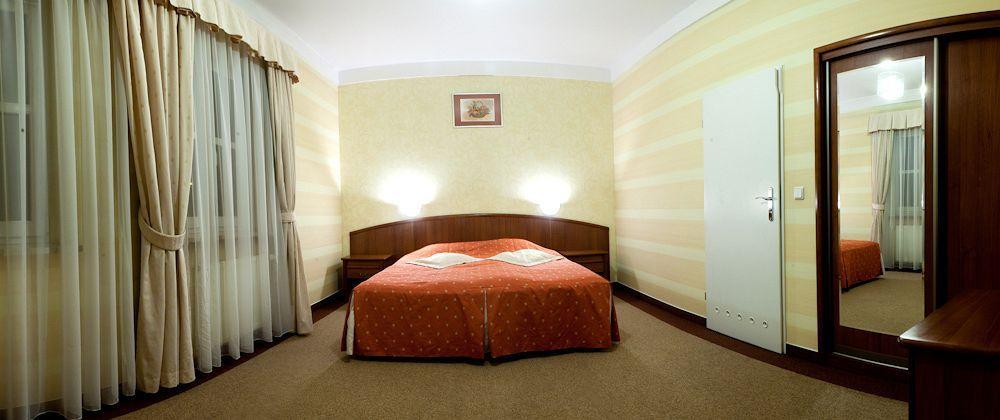 Comfortbiznes Pruszków Kültér fotó