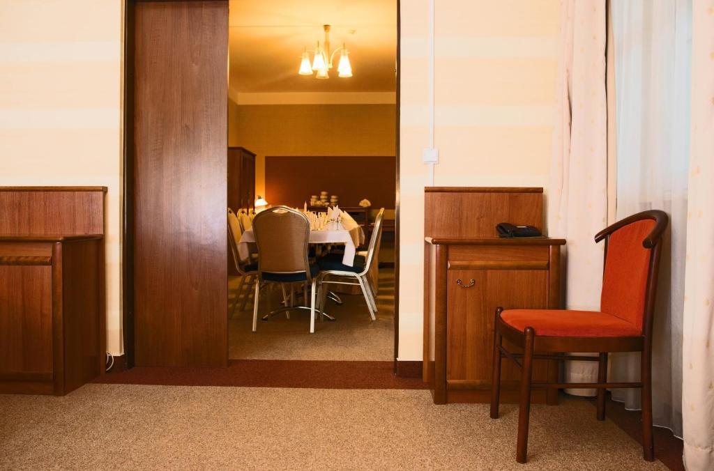 Comfortbiznes Pruszków Kültér fotó