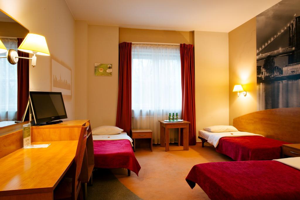 Comfortbiznes Pruszków Kültér fotó